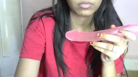 iamHotTaara online show from January 3, 8:22 pm