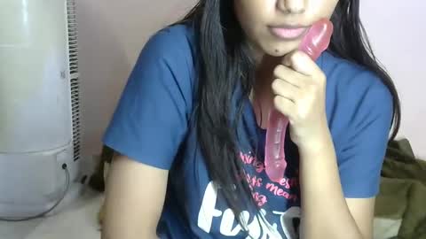 iamHotTaara online show from January 10, 1:52 pm