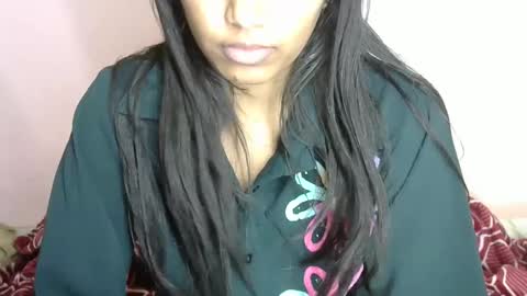 iamHotTaara online show from January 17, 1:24 pm