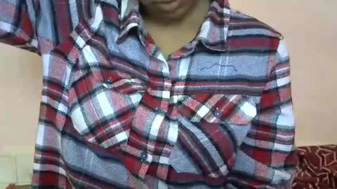 iamHotTaara online show from January 24, 9:49 am