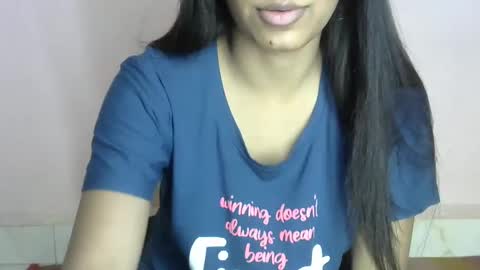 iamHotTaara online show from January 27, 11:43 am