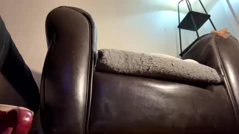 iamtheone403 online show from January 8, 1:30 am