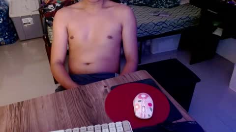 Snapshot of ian375382 chatting on November 4, 4:39 pm ian375382 online show from November 4, 4:39 pm