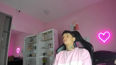 IAN CASTILLO online show from October 7, 11:07 am