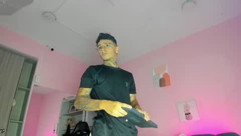 IAN CASTILLO online show from November 3, 11:11 am