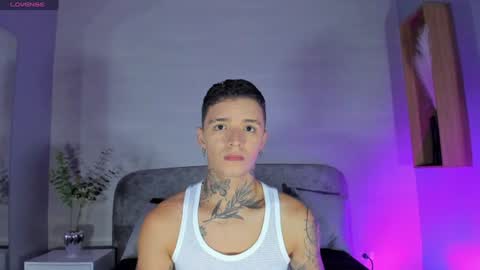 IAN CASTILLO online show from June 13, 11:08 am