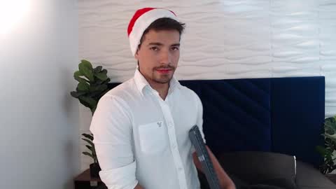 Ian Davis online show from December 7, 5:31 pm