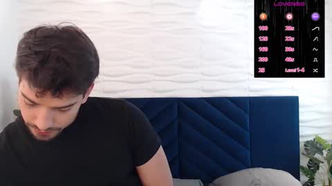 Ian Davis online show from December 9, 8:44 pm
