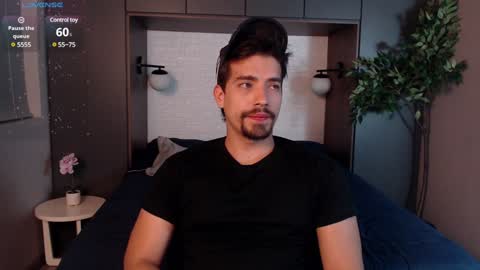 Ian Davis online show from December 26, 11:24 pm