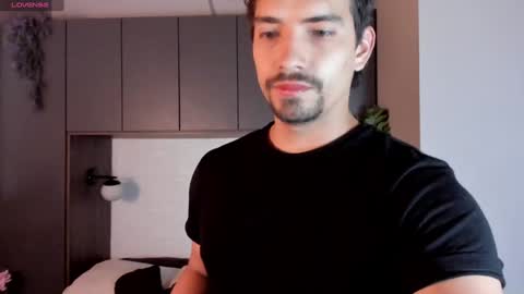 Ian Davis online show from January 7, 8:31 pm