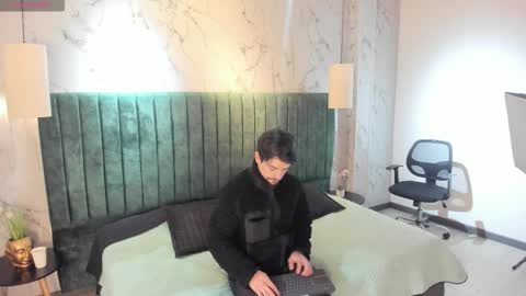 Snapshot of ian_davis chatting on October 10, 11:53 am Ian Davis online show from October 10, 11:53 am