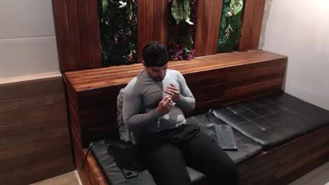 Snapshot of ian_davis chatting on October 13, 11:43 am Ian Davis online show from October 13, 11:43 am