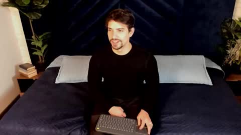 Snapshot of ian_davis chatting on October 14, 11:55 am Ian Davis online show from October 14, 11:55 am