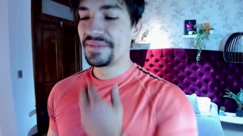 Snapshot of ian_davis chatting on October 17, 11:35 am Ian Davis online show from October 17, 11:35 am