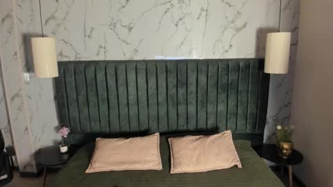 Snapshot of ian_davis chatting on October 19, 11:55 am Ian Davis online show from October 19, 11:55 am