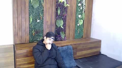 Snapshot of ian_davis chatting on October 22, 11:54 am Ian Davis online show from October 22, 11:54 am