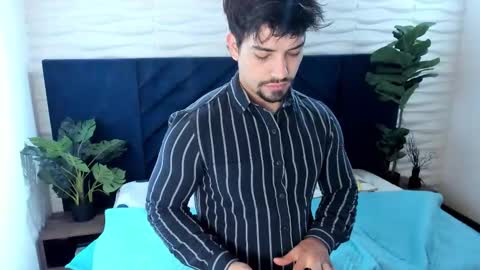 Snapshot of ian_davis chatting on October 23, 11:53 am Ian Davis online show from October 23, 11:53 am