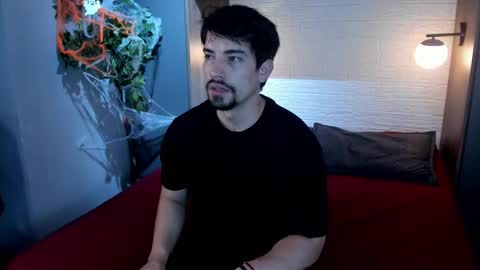 Snapshot of ian_davis chatting on October 30, 11:33 am Ian Davis online show from October 30, 11:33 am