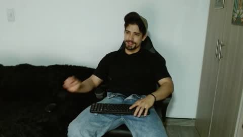 Snapshot of ian_davis chatting on November 3, 2:02 am Ian Davis online show from November 3, 2:02 am