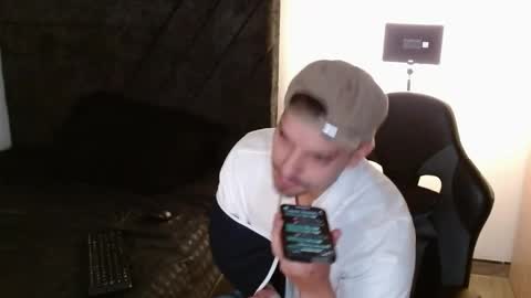 Ian Davis online show from April 20, 4:21 pm