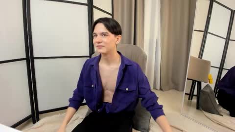 Snapshot of ian_harrickton chatting on March 7, 8:50 pm ian online show from March 7, 8:50 pm