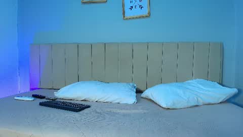 ian_lord00 online show from July 13, 1:25 pm
