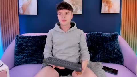 Ian  online show from April 25, 12:52 pm
