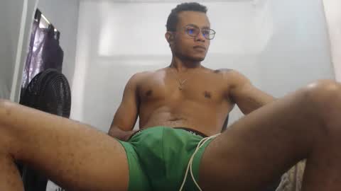 ian_tuner online show from November 18, 6:56 pm