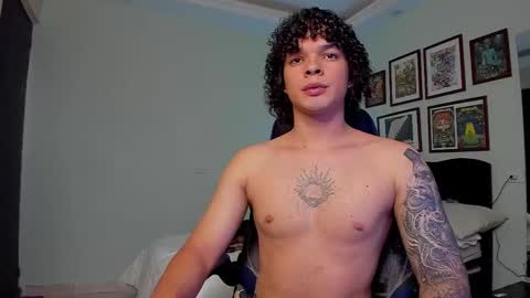 Snapshot of ian_versace chatting on March 26, 4:40 am Andres online show from March 26, 4:40 am
