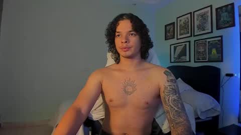 Snapshot of ian_versace chatting on April 16, 9:50 pm Andres online show from April 16, 9:50 pm