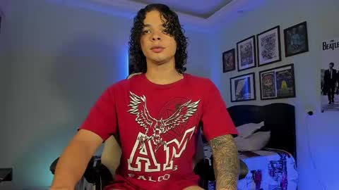 Snapshot of ian_versace chatting on May 15, 7:10 pm Andres online show from May 15, 7:10 pm