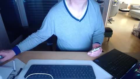 iandy12 online show from April 8, 10:43 pm