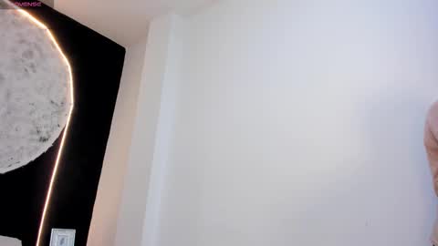 ian online show from October 21, 8:31 pm