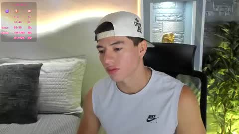 Snapshot of ianmancini chatting on June 14, 11:23 am ianmancini online show from June 14, 11:23 am