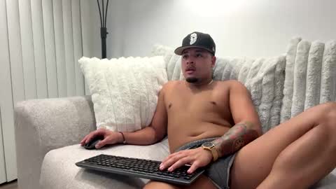 Snapshot of ianrijos01 chatting on September 15, 12:21 am DickFixx online show from September 15, 12:21 am