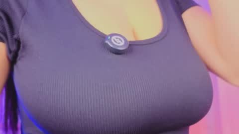  iara smith  online show from February 12, 11:38 am