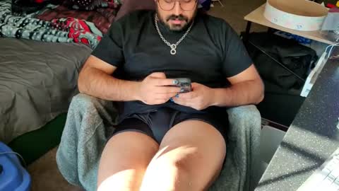 Snapshot of ibear_chat chatting on February 15, 9:33 pm iBear0 online show from February 15, 9:33 pm