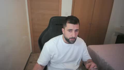 iberian_macho online show from December 15, 10:08 am