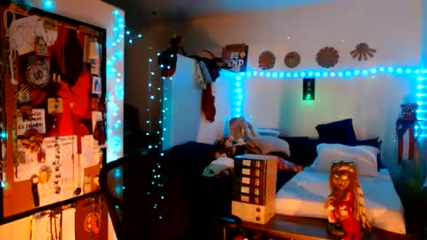 PMS online show from October 5, 8:45 am