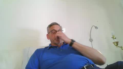 icanhelpu43 online show from January 15, 8:16 pm