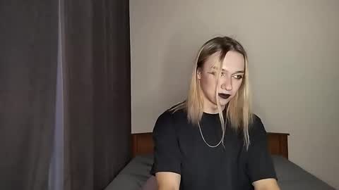 Jade online show from December 18, 2:34 pm