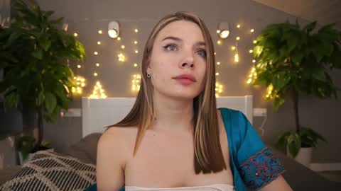 Danielle online show from December 31, 10:45 pm