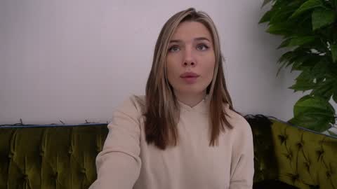 Danielle online show from January 9, 3:34 pm