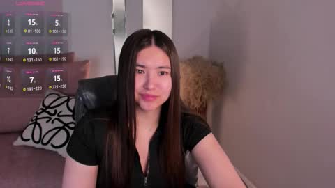 Snapshot of iceicebabe_ chatting on March 22, 1:42 am Aiza online show from March 22, 1:42 am