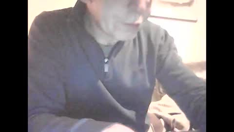 Snapshot of icemandude chatting on February 21, 9:16 pm icemandude online show from February 21, 9:16 pm