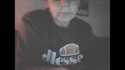 Snapshot of icemandude chatting on March 15, 7:53 pm icemandude online show from March 15, 7:53 pm