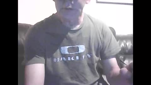 Snapshot of icemandude chatting on March 28, 8:41 pm icemandude online show from March 28, 8:41 pm