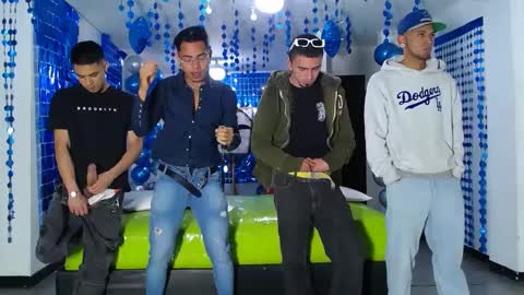 THOMAS AND DAMIAND online show from January 25, 5:19 pm