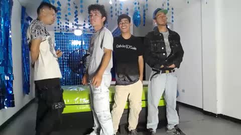 THOMAS AND DAMIAND online show from February 7, 5:29 pm