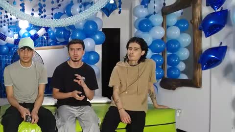 THOMAS AND DAMIAND online show from March 9, 1:04 pm